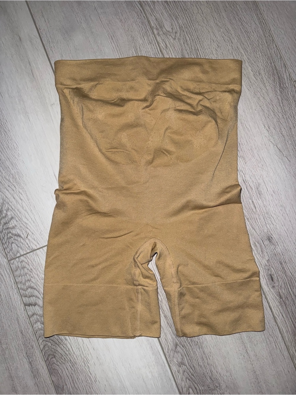 High-Waist Shaping Shorts in Camel